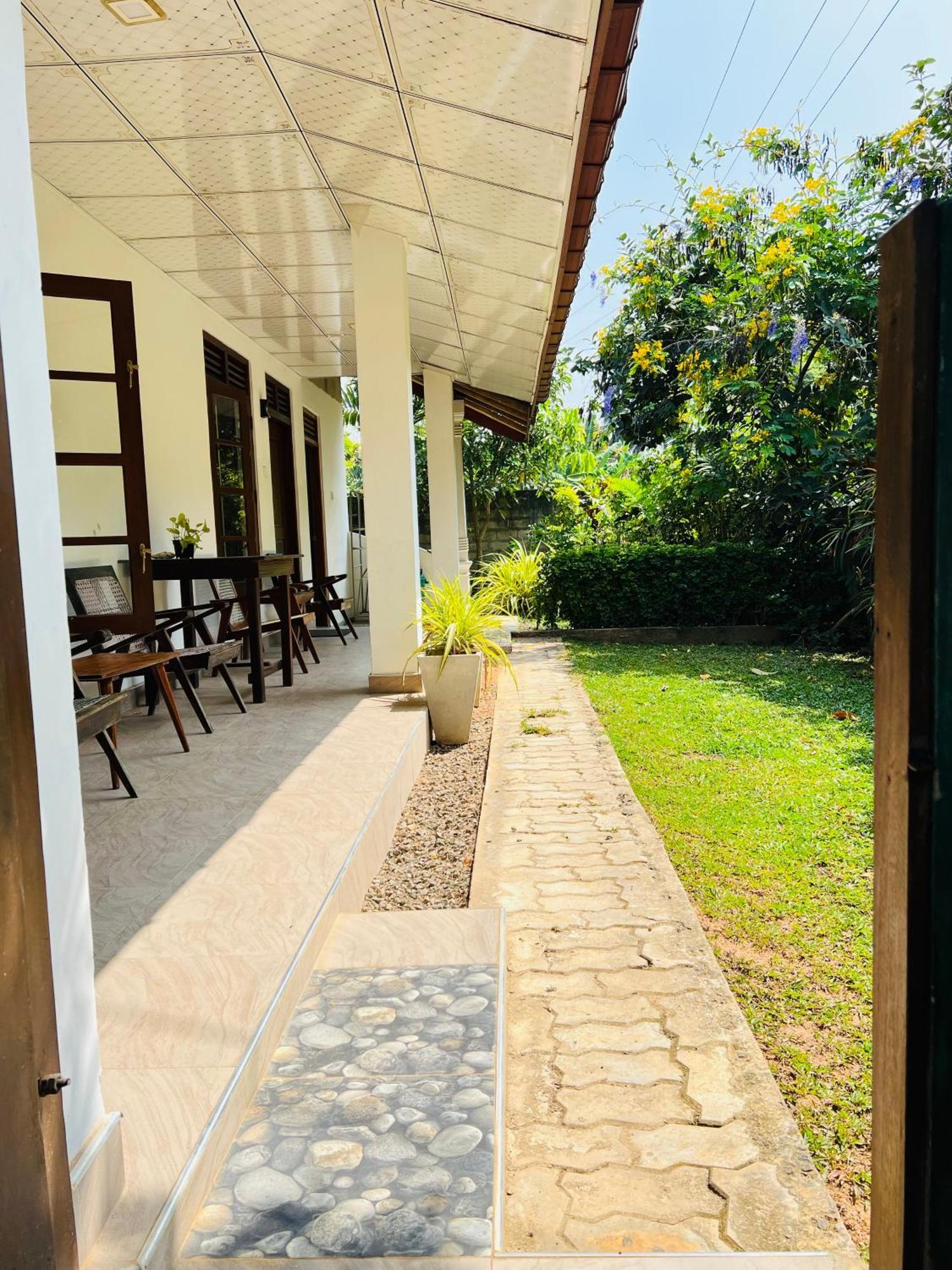 Medawatta Villa Mirissa Bagian luar foto